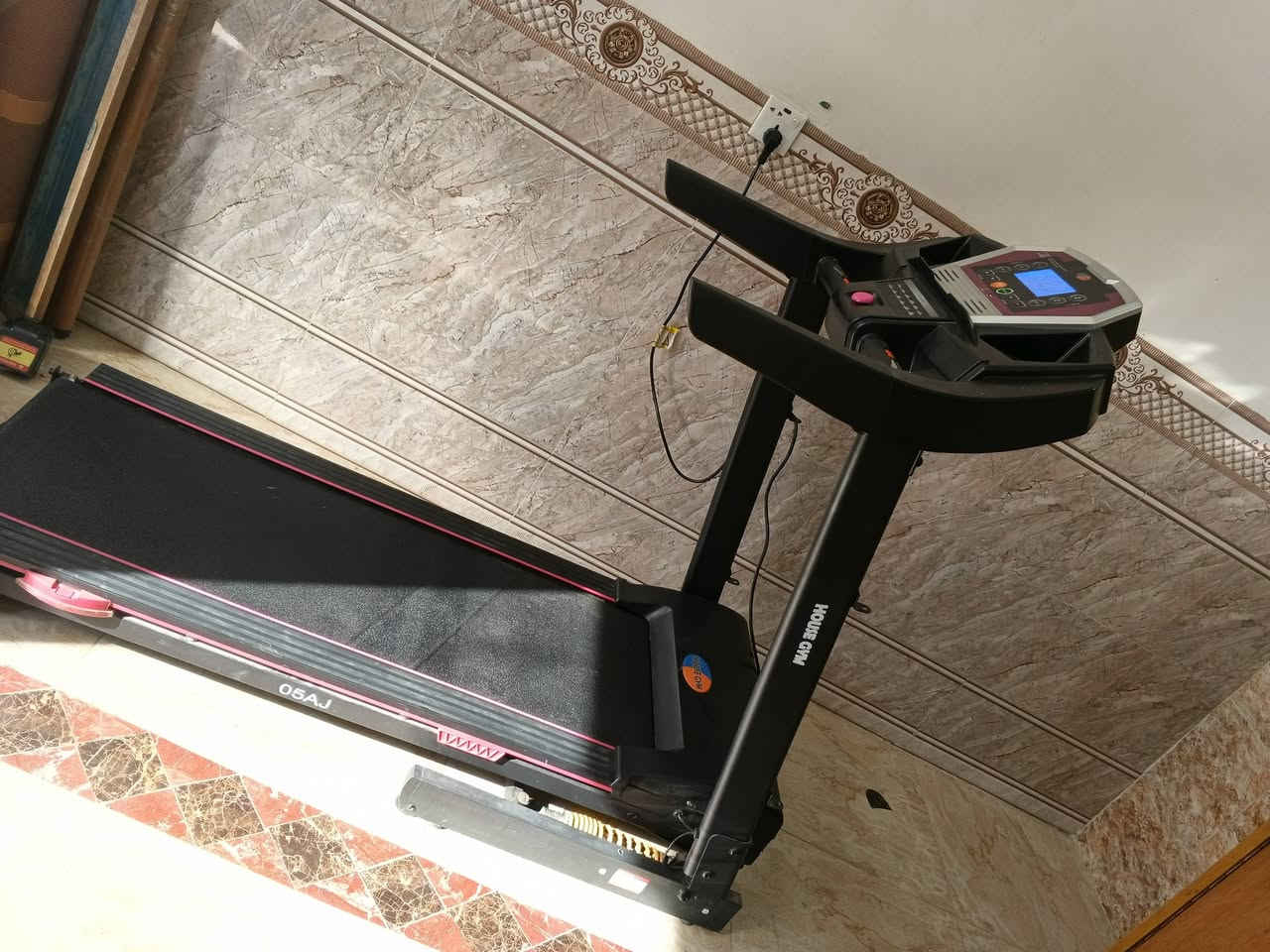 سلام عليكم
متوفر جهاز جري اخو اجديد 
سهره 250الف مكان الشعب 
الرقم ***********
