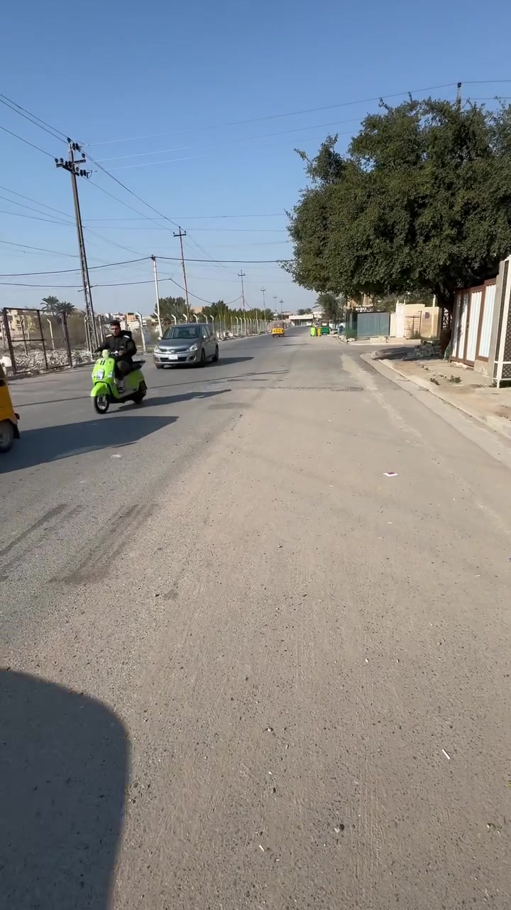 السلام عليكم 
عقار للبيع مساحة 150 متر بناء طابقين  
البيت نضيف مرمم قبل سنتين بي بعض الملاحظات بالسيراميك ممشتغلي صحيح
عالي عن الشارع 
ارتفاع السقف ٢٨٠ 
كراج + حديقة 
‎4 غرف نوم 
‎استقبال  وحولي ومطبخ 
‎خدمات كاملة  
‎تشجير  امام البيت 

‎الموقع / الحسينية الضباط مدخل الجسر شارع ٢٠ على الشارع مباشر 
‎( شارع اسواق اولاد الخنجر ) قريب الفوج 
موقع  مميز 

‎للاستفسار : ***********
