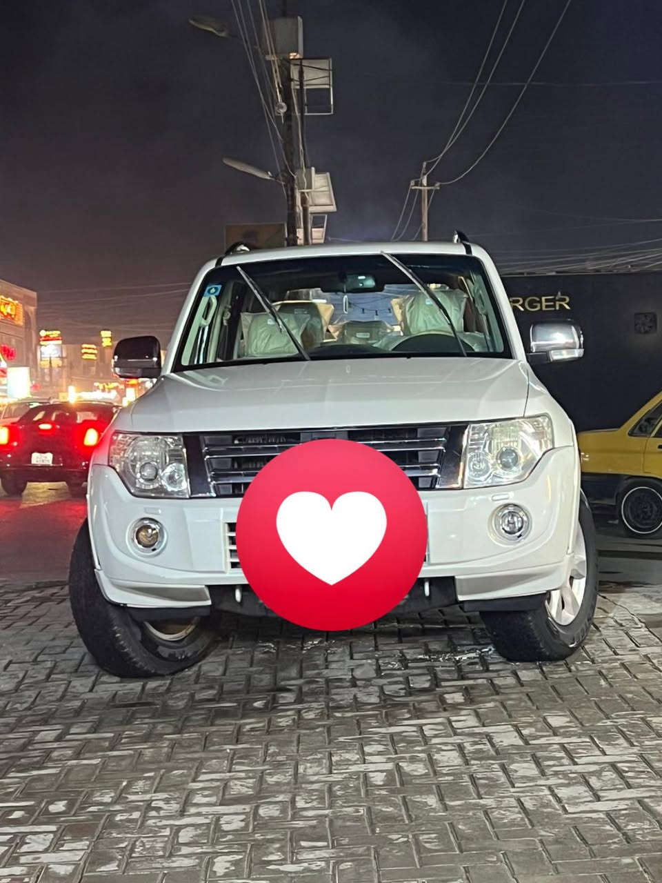 سلام عليكم ؟سياره باجيرو  رقم بغداد بسمي تحول ثاني يوم مودل ١٣ ماشيه  150 ألف سياره ماشاءالله نضيفه. موصفات مكاني بغداد 
لاستفسار على الرقم ***********
