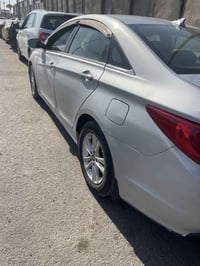 سوناته 2012 مكينه جي دي اي   رقم واسط انكليزي مكان بغداد البلديات  سعر...