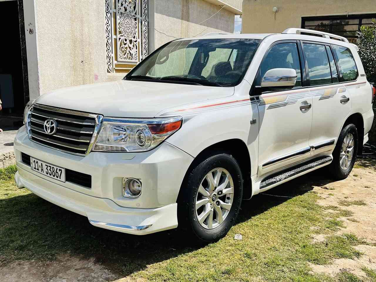 سلام عليكم
لبيع لاندكروز موديل 2010 

السياره كلش حلوه رقم بغداد بسمي تحويل مباشر 

السياره. السونار مرفوق. بل منشور مكينه و كير جدد 

السياره خير من الله مال جناي 

كلش جديده 

العنوان تقاطع نهروان بنفس التقاطع 

الستفسار. ‭0785 205 8090‬

السعر275 بيها مجال بصيط
