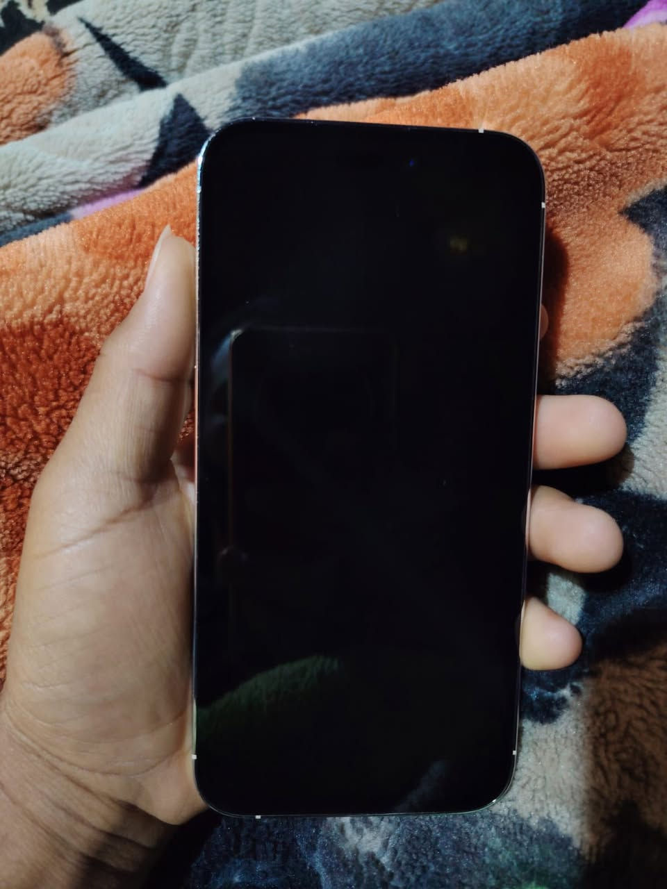 # للبيع . # للمراوس بفيفو X200
أيفون 14برو ماكس ذاكره 256نفس ماموضح بالصوره كلش نضيف. بطاريه اصليه شاشه  مبدله اصليه وضهره مفطور .  سعره 750وبيه مجال . متواجد فيس و واتساب 077133380


**إذا كنت صاحب هذا الإعلان وتريد حذفه لأي سبب، رجاءا أرسل رسالة إلى الدعم الفني**