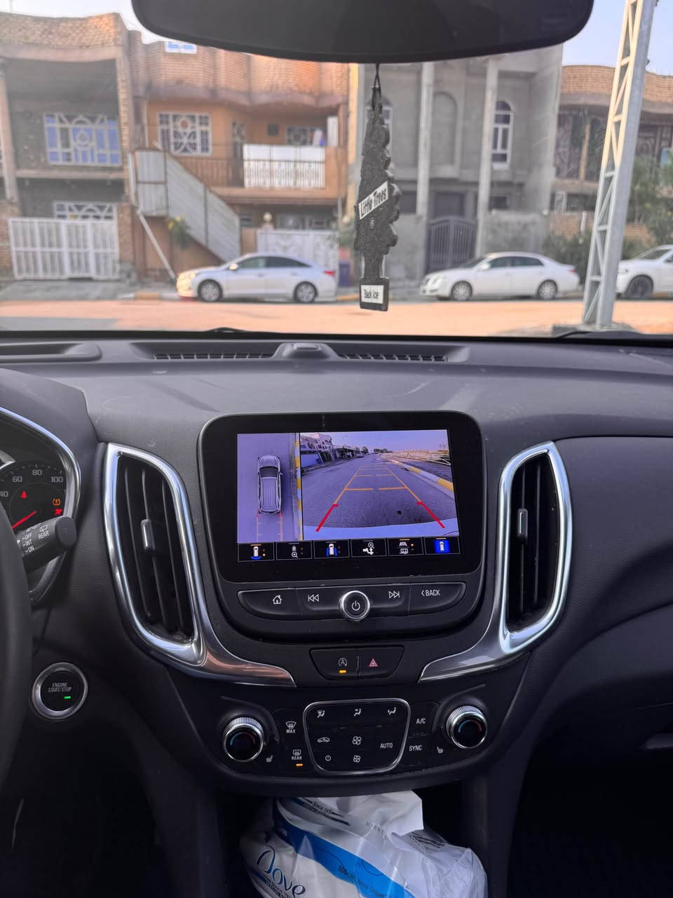 السلام عليكم
كوينكس 2024 
لون ابيض فول مواصفات، عده البنوراما
الحادث جانبي البجم كبس جاملغ والباب ومبدلات ثنينهن نفس لون تفصيخ بدون قطره صبغ بدون لغود بدون شواصي فقط الدوسه الجوه مال باب الصدر بيه قليل صبغ 
رقم بغداد الانكليزي الجديد باسمي ترقمت قبل اسبوع 
ماشيه 8 الاف ميل بعده زيرو 
المواصفات  
* محرك تيربو 1500
  فورويل 
* شاشة لمس كبيرة 
5 كامرات 360 درجه 
* تشغيل بصمة وتشغيل عن بعد
* حساسات أمامي وخلفي
* رادار امامي خلفي 
* إضاءة LED
* نقط عمياء
* مثبت سرعة
* تدفئ بالستيرن 
* مقاعد قماش شموا
* مقاعد كهرباء 
* مقاعد تدفئة 
* الجنطه كهرباء 
* داتا شو تحذيري
* قيادة ذاتية 
* مانع تصادم
وبعد هواي مواصفات بيها وصور حادثها مرفقه 
السعر ب 195 ورقه وبيه مجال 
العنوان : واسط الكوت
للتواصل *********** دهل اوران, واسط
