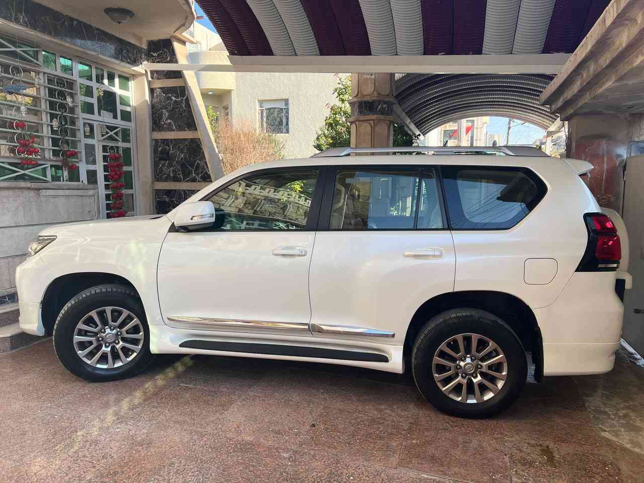 برادو موديل 2020 خليجي
سيارة ماشيه 79 الف وقابل للزيادة
سيارة فول مواصفات ومكفوله كفاله عامه
السعر 41,500 الف 
موقع بغداد 
للاستفسار ‭0771 141 1133‬
