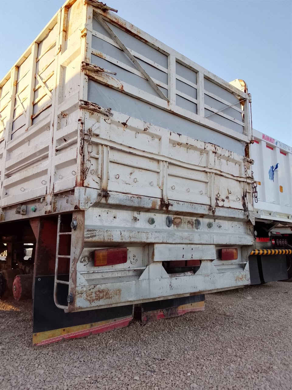 عربانه للبيع حداديه اردنيه شاصي 16 دناكير برينه طول 12» 25 متواجدة في معرض العاصمة العنوان الانبار رمادي خط السريع مقابيل محطة السريع 💯 سعر 85 $  ***********
