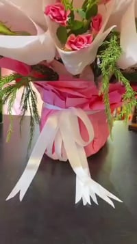 جمال الورد يبان بالتنسيق 🌸 وعد عسولة روز كل باقة معمولـة بذوق وحب 💞  📍...