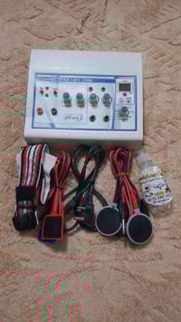 جهاز تحفيز  العلاج الطبيعي كامل غراضه وياه مستخدم قليل للبيع جديد 0774...