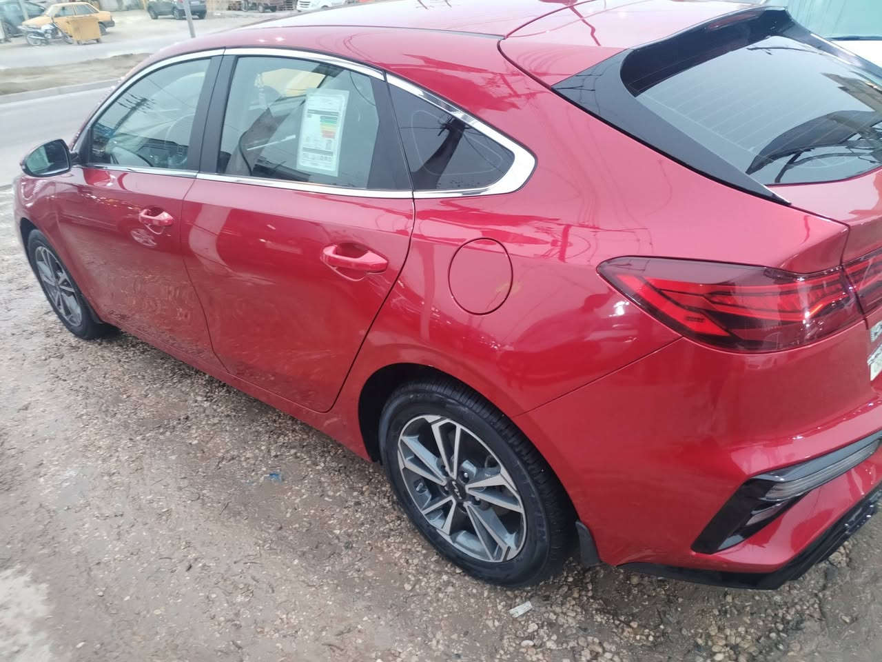 السلام عليكم
كيه فورتي موديل 2023
حادث بنيد وجاملغ فقط بدون داخل
السياره جديده وجاهزه ماشيه 28 الف
مواصفات تبريد قطعتين رادارات حساسات امامي وخلفي
شاشه كبيره تحكمات رقم كربلاء
مكان السياره كربلاء المقدسة
السعر 140
الرقم الهاتف ***********
