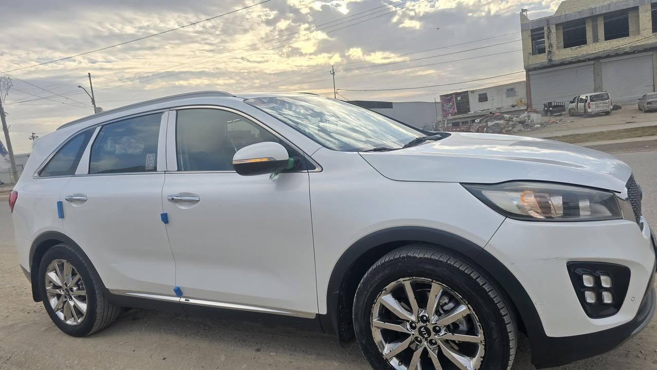 سورنتو خليجي مديل 2016  رقم قادسيه كامل مواصفات بأسمي سنويه 2030 هزه جديده تحويل ثاني يوم السعر 200 و 15 ورقه مكان السياره بابل الحمزه الغربي التفاصيل اكثر رقم الهاتف ***********
