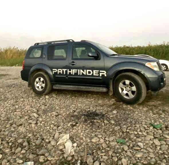 للبيع باثفايندر ٢٠٠٧ رقم بغداد دولي سنوية لسنة ٢٠٣٠اخوان هواي باثفايندر بالسوك وكلشي موجود وحسب النظافةوارد امريكي من سنة ٢٠٠٩ عندي  خاله بس سفر وزيارات كلين تايتل بدون حادث فول مواصفات فتحه سلايت سيارة بلادية تبريد ثلج ماشية ٩٩ الف ٣ قطع تبريد كلشي بلادي بيه فقط جاملغ وشويه من  كصةالبنيد صار بي جراد وصبغتهن بدون معجون اعيد بدون معجون وتحتاج تبديل اذان فقط جهة السايق والفديو والصور موجودات عندي قبل الصبغ
السعر10800$ تلفون *********** الحاج ابو علي
