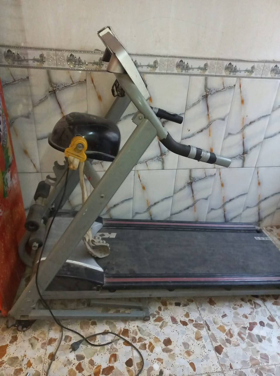 ٣عارضت للبيع +جهاز للجري عنوان تقطع النهروان الاتصال ***********
