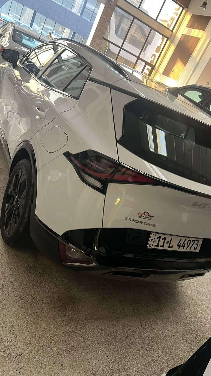 كيا سبورتج بلاك ادشن 2025
فول مواصفات عدا البنوراما 
ماشية 5000 KM
مرقم بغداد كامل 
كفالة عامة بحالة الزيرو ❗️
✅ محرك دوش 2000 كير 6 نمر 
✅ قمارة حديد 
✅ بصمة وتشغيل عن بعد 
✅ كراسي جلد وكنتارا بلون الزيتوني 
✅ كراسي كهرباء 
✅ جنطة كهرباء 
✅ هندبريك دكمة
✅ درايف مود ( انظمة قيادة متغيرة )
✅ اوتو هولد  ( نظام فرامل ذكي )
✅ مساعد انحدار 
✅ مانع انزلاق
✅ لايت عالي ناصي زنون 
✅ لد ليزري نهاري امامي 
✅ بك لايت ليزري LED مال جي تي لاين 
✅ شباك امامي بلاك بيانو
✅ كفرات بلاك بيانو ( اسود لماع )
✅ حساسات امامي خلفي وكامرة دوارة
✅ تطعيمات البرونز الجديد بدل السلفر 
✅ مري طي كهربائي واشارة جانبيه 
✅ ويل حجم 19 بلاك 
✅ حساس اطارات 

***********

 العنوان : بغداد- الرصافة - معارض النهضة - ( الفرع الثالث ) 

🟢  ضمان الدولية 5 سنوات 
🟢  اربع تبديلات دهن مجانا
🟢  سنة صيانة مجانا
