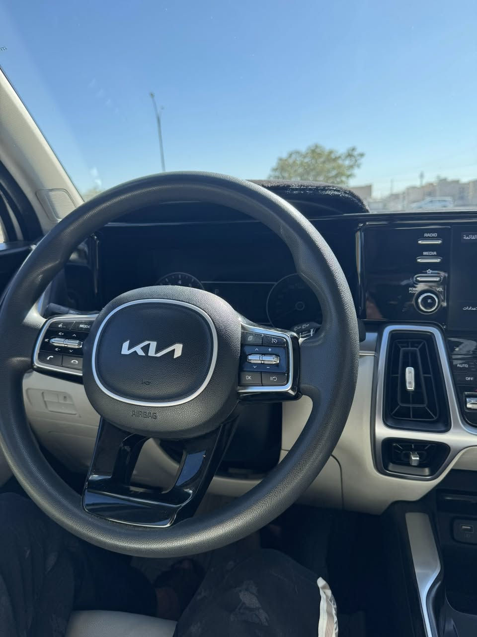 السلام وعليكم للبيع كيا سورنتو
الموديل 2023 

   سياره وارد خليجي 

مواصفات حساسات اماميه حساسات خلفيه

 

شاشه كبيره داخل عسلي لايت 4 عدسات

ويل كب اكروم

سياره 4 سلندر 2500 

ماشيه84

سياره مكفوله وجديده نضافه فول

رقم اربيل تحويل ثاني يوم 

هزه جديده 

رقم جديد

 مكاني الانبار الرمادي / لاتصال ***********

 سعر242 وبي مجال قليل
