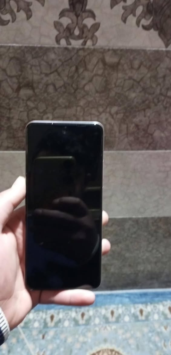 السلام عليكم موبايل جديد بالكرتون 
موجوده اغراضه  يراوس بايفون 
‏‪0773 592 3081‬‏📞☎️ ال سعر الخاص
