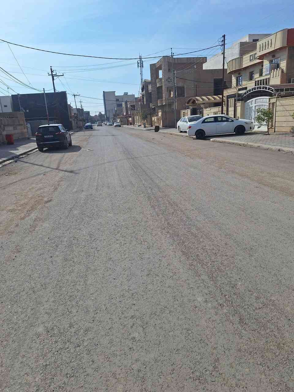 بسم الله الرحمن الرحيم
رجعنالكم من جدبد بعد اكمال اعمال التبليط دار للبيع في حي القضاه شارع ٢٠م مساحه ٢٥٠م واقع حال ٢٩٠م وجه ١٢.٥ زال ٢٠م يحتوي ٥غرف نوم وحزام وارضيه مرمر السعر ٤١٥ مليون مع العلم البيت يحتاج الى ترميم بسيط للاستفسار اكثر مراجعه مكتب ديار الجزيره او الاتصال 
*********** ابو عبدالله 
*********** ابو سيف
