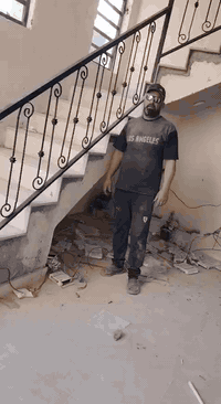 حداحده علي الشمري ابواب شبابيك محجرات سقايف كرفانات بغداد الدوره شارع ستين رقم الهاتف واتساب ***********
