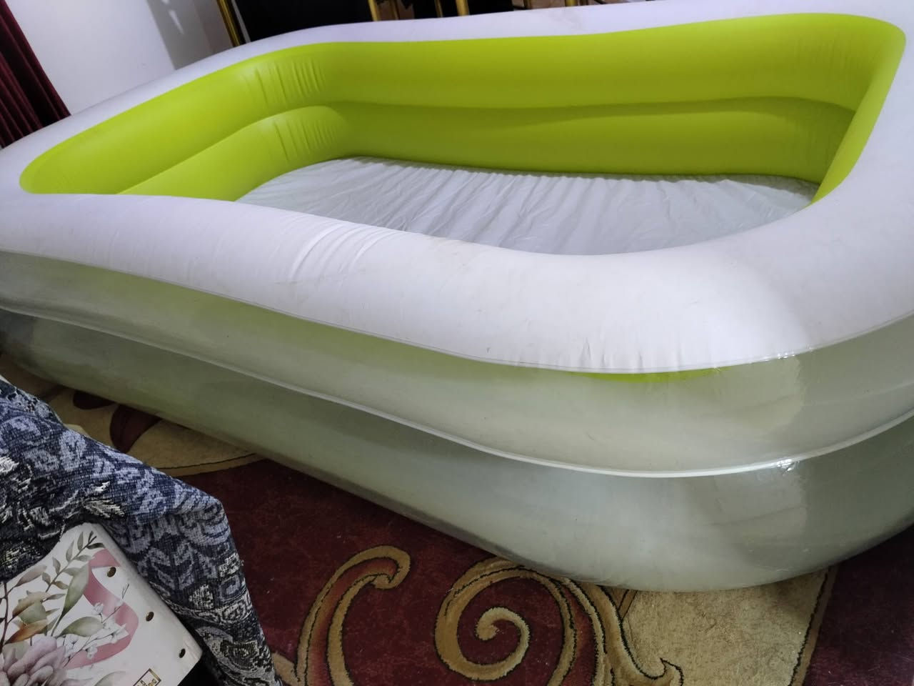 سلام عليكم للبيع مسبح طول 2  ونص عرض 1ونص غمق 35  سعر 75 وبي مجال  عنوان نجف حي الجامعه ***********
