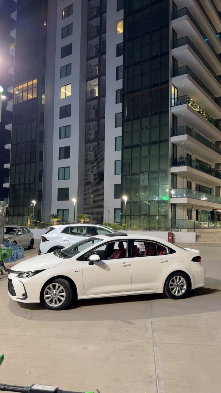 السلام عليكم للبيع فقط.......
كورلا هايبرد موديل ٢٠٢٤ 
ماشيه ١٧.٠٠٠ الف كيلو فقط 
كامل الموصفات 
كشن كهرباء 
داخل احمر 
ام الرادار والستيرن خياط 
بيها كم رصعه بسيطات عل وضعهن ممسوي شي بيهن وبالدعاميه شخط مكحل فقط 
مكان السياره بغداد نفق الشرطه 
السعر ١٤.٨٠٠$ مجال جداً بسيط 
***********
