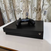 Xbox One X • نظيف جداً • جوستك احترافية