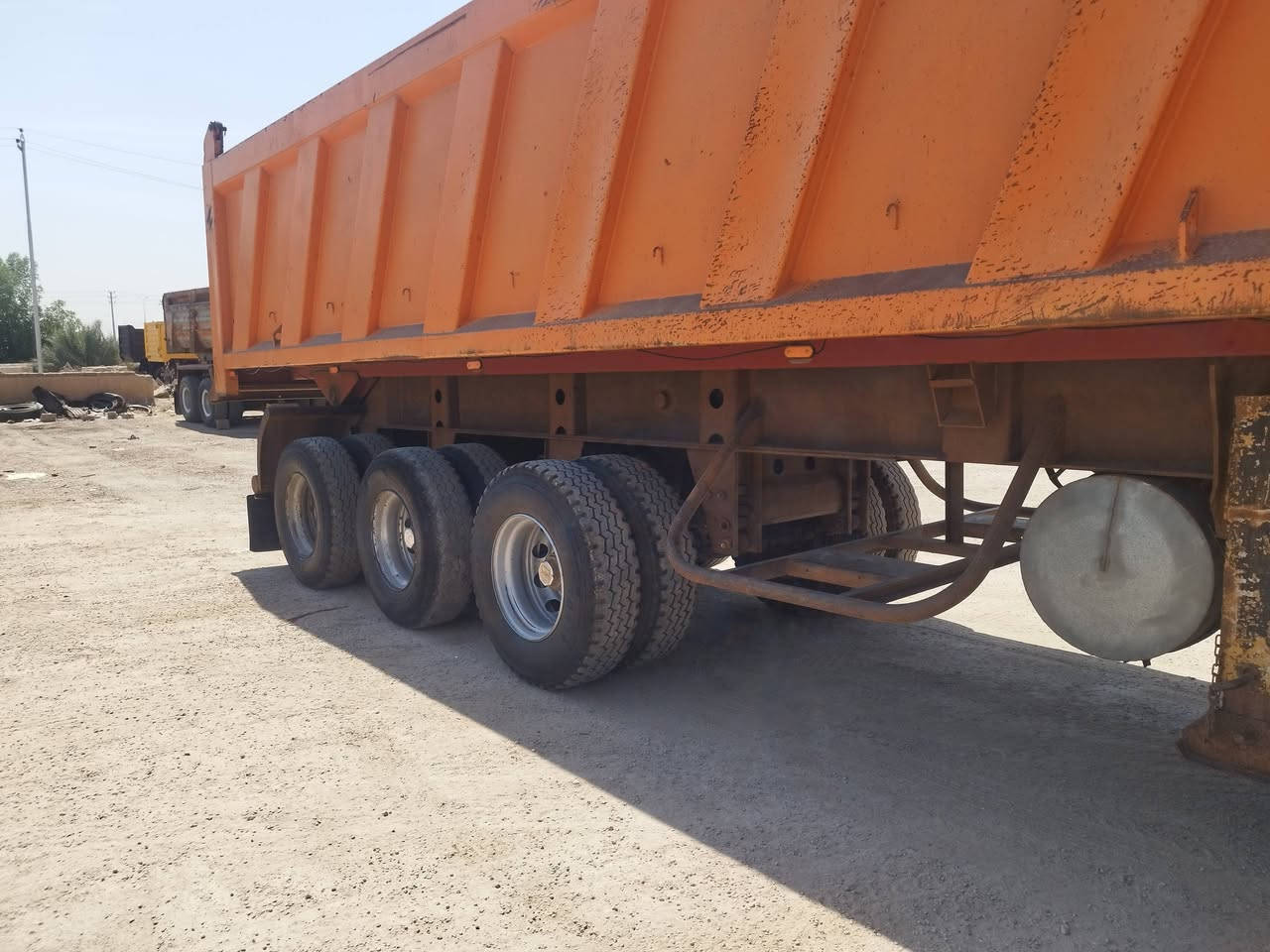 معرض الوان لتجارة السيارات والمعدات الثقيلة يرحب بكم

العنوان الانبار الفلوجة الخط السريع

*********** عبود الحلبوسي
*********** 
كرواتي تريله نساف سنكل بلادي دبل تاير
حجم 53
كير 240عادي
1995
عربانه حداديه 36 متر
السعر 4/50اربع شدات ونص وبيها مجال
