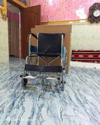 كرسي اعتيادي • مكسور • البصرة الهارثة