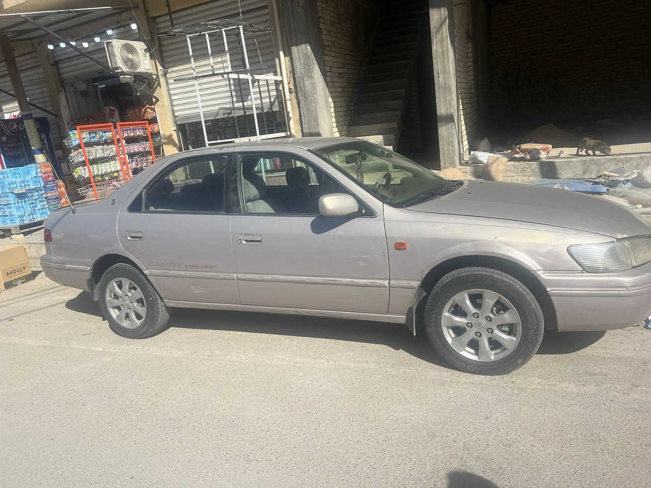 كامري 2002 خليجي رقم سليمانية 
السيارة بدون صبغ فقط شيء قليل في رأس البنيد ورأس الچاملغ عكس السائق ومكانات فيها بارد فقط ، 
١- محرك 4 2200 أبو الكف مكفول 
٢- الگير مكفول 
٣-السيارة مسوي لها إدامة من صدر أمامي  وخلفي ودبلات 
٤- عطل الواتس بم وتم تبديله وع ٢ رولات مع القوايش مع ولف الحماوة 
٥- تبديل داينو +2 أداين محرك + بطارية +تبديل كلج كمبريسر مع شحن غاز جديد 
٦- تبديل تخم واير بلكات +بلكات أصلية + فيت بم جديد ، 
السعر المطلوب 80 ورقة 
تتواجد السيارة في الضلوعية وبغداد الاعظمية 
للاستفسار الاتصال بالرقم *********** ، ملاحظة: صاحب السيارة في الضلوعية ويريد يحول مباشر يعني ما يسوي وكالة السنوية ما تسقط لحد ٢٠٢٧ .
