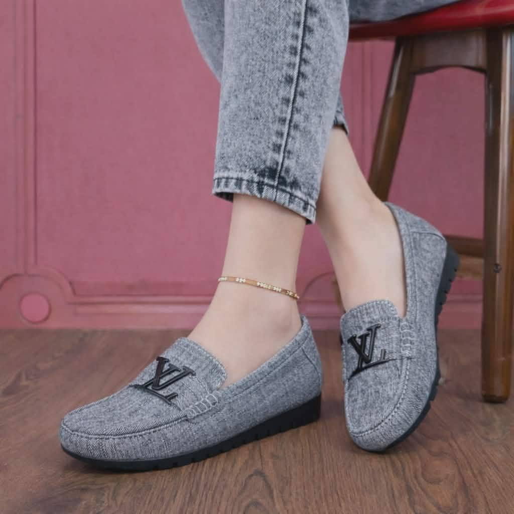 ب10 الاف فقط 🔥حذاء طبي بضمان فحص الطلب 🔥 
عررض التوصيل 3 الاف لكل محافظات العراق 😍
حذاء جلد كاجوال فلورتان طبي 💯
لايفوتكم الستوري + باقي البضاعه بالتعليقات 
#احذية_نسائية #موضة_2026 #ستايل_بنات #احذية_مريحة #تسوق_اونلاين #شوزات #fashion_shoes #trendy_shoes #shoppingonline #footwearfashion


**إذا كنت صاحب هذا الإعلان وتريد حذفه لأي سبب، رجاءا أرسل رسالة إلى الدعم الفني**