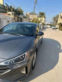 للبيع فقط النترا موديل 2020 رقم بغداد باسمي وارد كندي ضررها جاملغ خلفي...