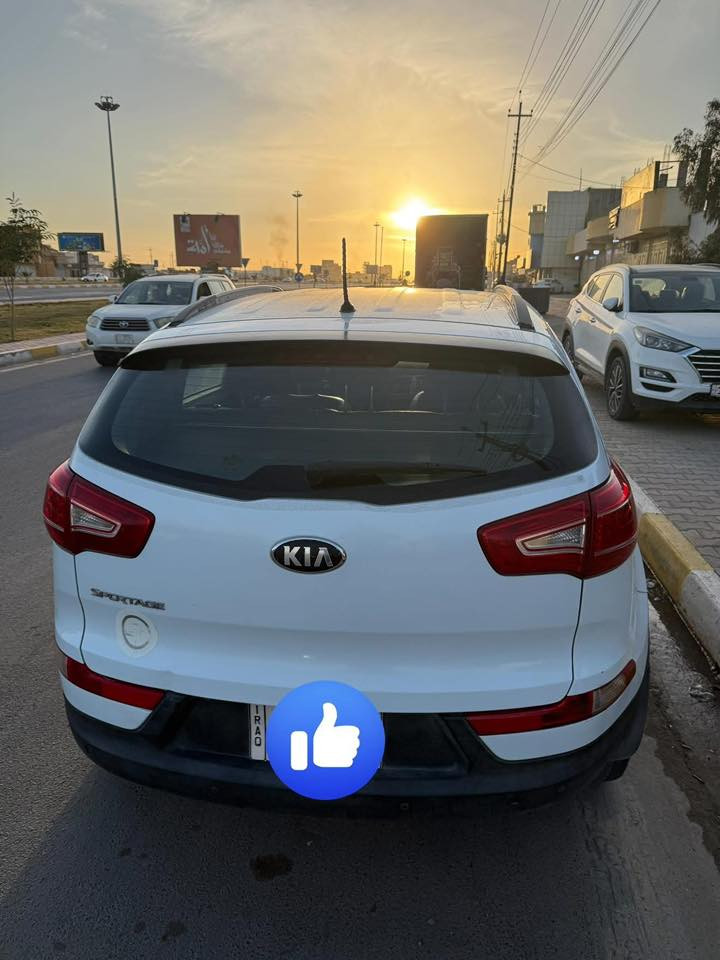 سبورتاج خليجيه 2014 للبيع 
بيها قطعتين محسوبة صبغ و بيها سونار 
ماشيه 109 رقم بغداد 
حساسات و بيها كامرتين خلفيه و شاشه 
نظيفة و مرتبة و رزنة 
مكاني الرمادي 
***********
