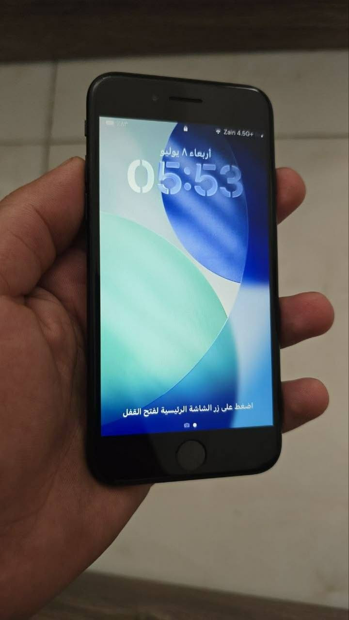 ايفون SE 2 ذاكرة 128 جهاز كلش نضيف ما مفتوح بلادي كلشي ممبدل بي بطارية 98 تحديث IOS 26 سعره 160 الف مكاني بعقوبة ***********

