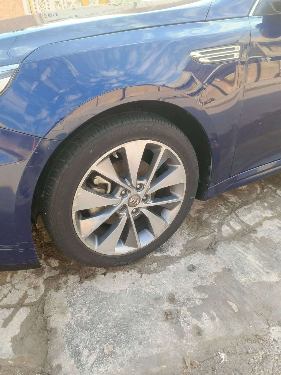 السلام عليكم  سونر كدامك والسعر 119مكاني بغداد الجديدة ***********
موديل 2019
موصفات : (.  FE.  )
1شاشه كبير لمس ✅
2كامره دواره ✅
3تحكم جهتين ✅
4 مثبت سرعه ✅
5تحديد مسار✅
6مانع نزلاق ✅
7راذار جانبي ✅
8 حساسات خلفي+ جانبي+امامي ✅
9 3 واقعيات قياده+EXO+SPORT+COMFORT✅
10شاحن UDB✅
11منفذ AUX 
12شاير مري ✅
13حساس اطار ✅
14ويل كروم ✅
15حجم محرك 178حصان 🐎 GDi. 2400✅  
16 كير AT نمــــر 6 ✅   ✅
18نغه ترحيب ✅ 
 
20مــــــــوصــــــفــــــــــــات <(   F E   )>
________ ________ ________ _______ ____
السيارة مال عائله حلوه وجاهزه   
 الا مو شراب لا يتصل او يراسل
