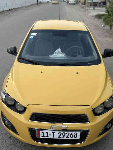 سلام عليكم شوفرليت سونك للبيع 
موديل 2012 وارد خليجي 
بيه  جاملغ امامي وشويه من الباب عكس السايق كير مكينه تبريد كفاله صدر جديد باتري جديد تخم تاير جديد 
امصفره هيىئه وغرامه وهزه جديده 
شاشه تاب اصليه 
 مكان السياره بغداد  القاهره 
السعر 66 
***********
