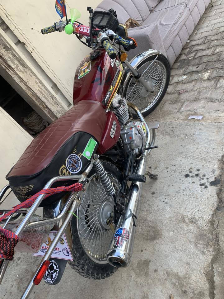 دراجه نامه حلوه ومرتبه محرك نضيف كدام عينك فول نشاط تايرات جدد وياله جدد موديل 20سعر400 او بيه مجال تريد هاذا رقمي ***********او مراسله او يرهم مراوسه
