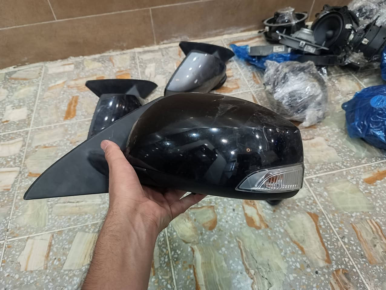 السلام عليكم مرايات سافران السعر 25 الف زوج ابيعلك كفر مرايه اشاره ماطور شغل جدد يطار بي فطر  بغداد الرصافه اكو توصيل للمحافظات الاتصال *********** ملاحظة الكفر والمرايه الاشاره ترهم على الفلونس
