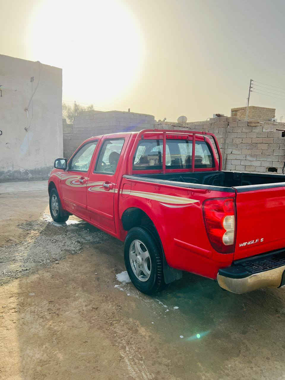 السلام عليكم سياره كريت ويل للبيع 2013 سياره مكفوله من ضربه ودعمه بس بيه صبغ جمالي سنويه تنتهي 27 تحويل ثاني يوم السعر 45المكان بصره دير  ***********
