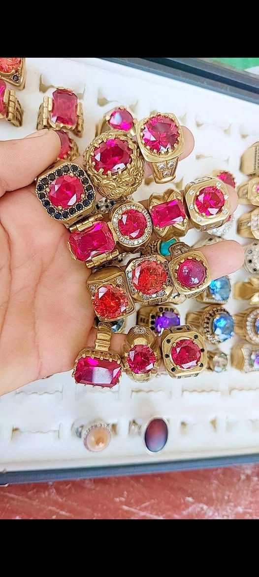 (للبيع قطعتين ب 30 مع التوصيل) خواتم مجوهرات رجالية صياغة القالب نحاس ابيض ونحاس اصفر احجار موزنايت زارگون ياقوت احمر حجر اصلي ويدگ بالجهاز فول الي على باب الله ويريد جملة يراسلني خاص ويتدلل.


**إذا كنت صاحب هذا الإعلان وتريد حذفه لأي سبب، رجاءا أرسل رسالة إلى الدعم الفني**