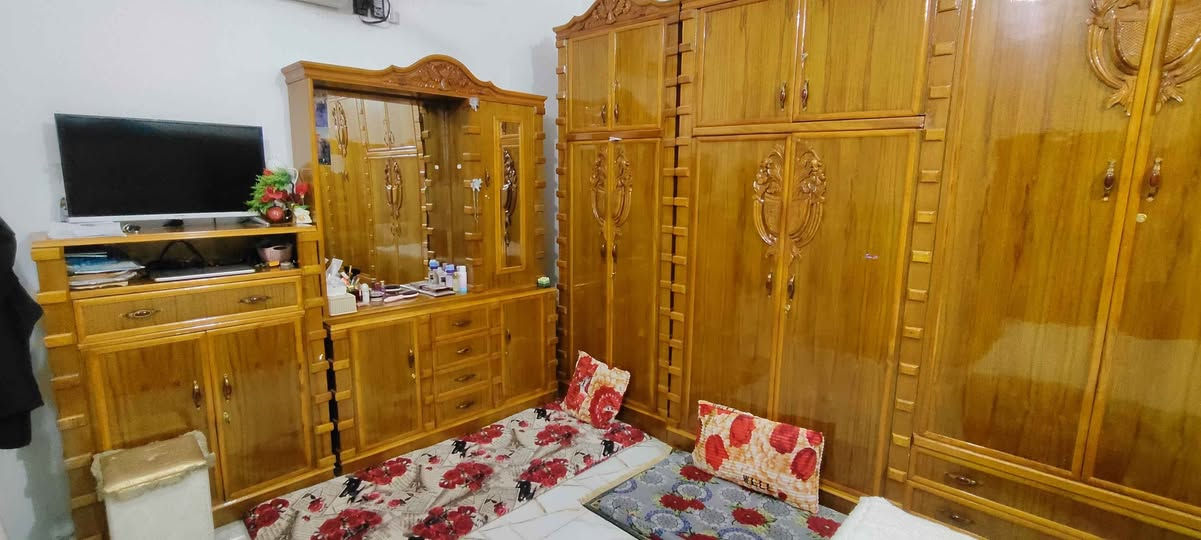 غرفة اخشاب جديدة تسكام درجة اولى كما موضحة في الصور ،السعر 2300 عنوان النجف،المشخاب.للتواصل ***********. النجف, العراق
