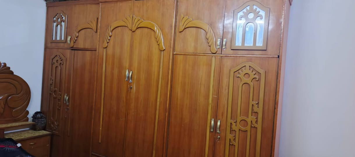 غرفة اخشاب مستعمله نظيفه سعرها 500 الف وبيها مجال الي شراي يراسلني على هذا رقمي وتساب او يخابرني ويدلل ‏‪***********‬‏
