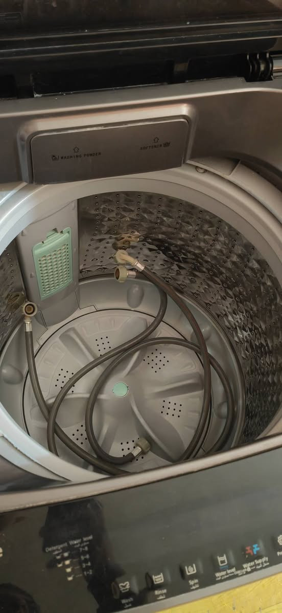 سلام عليكم غساله من شركة هايسينس سعه كبيره نضيفه جدا السعر ١٥٠ الف مكاني ديوانيه دغاره رقمي ***********
