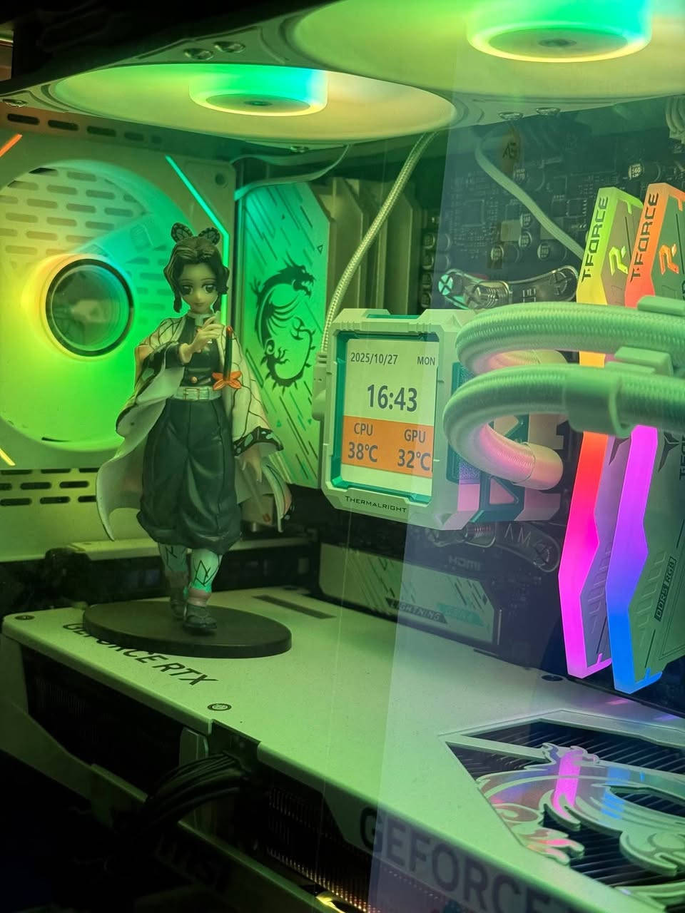 الشاشة :- Samsung 32" Odyssey Neo G8 4K
المذربورد:- M.B MSI B840 GAMING PLUS WIFI
المعالج:- CPU RAYZEN R7 9800 X3D
كارت الشاشة:- GPU MSI RTX 5070 12G GAMING TRIO WHITE
الرامات :- RAM TEAMGROUP 32G T_FORCE Delta RGB 6000 
32 16×16
WHITE MNC
البور سبلاي:- P.S MSI MAG A850GL GOLD MNC
الكيس:- CASE CORE P6 TG WH
المبرد:- THERMAL WARFRAME PRO 360 ARGB
يوبي اس 3000 كي في اون لاين سعره 500
الهاردات 4 تيرا اس اس دي
امانه الله اخوان ملاعب بيها ولامشغلها غير 10 مرات بزايد لان ابد مفارغلها وهاي لوصولات كدامكم بيش صارت عليه 4 و 700 تقريبا رايدها قفل 3750 ومتحصل بهل سعر علئ دولار هسه وغلات لقطع كل لقطع سبشل تحياتي الكم 🌹
مكاني ديوانيه شباب ***********
