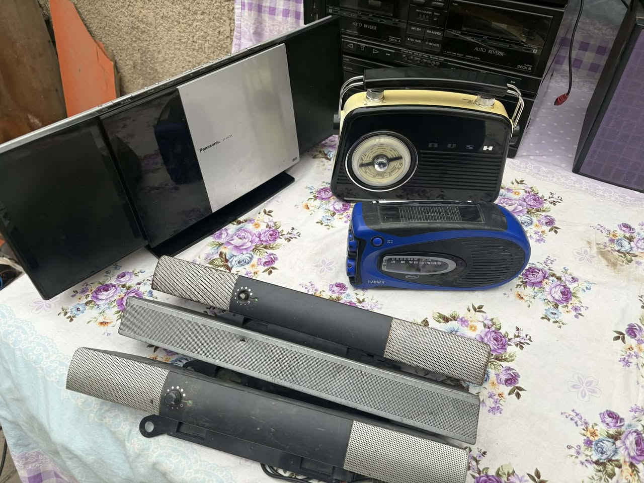 السلام عليكم 

اجهزة صوتية (راديو - سماعات - الكترونيات) للبيع شلع 160 الف شغالات الي تفيده يراسلني او يتصل المكان بغداد ***********
