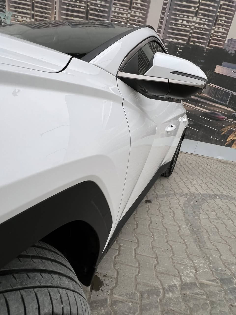 السلام عليكم سياره للبيع
توسان 2024 كفاله 

سياره ماشيهKm30

سياره فول مواصفات عدا البانوراما

- وارد خليجي 

- رقم بغداد ‎

- بصمتين

‏‎ - حساسات أمامية 

‏‎ - حساسات خلفية

‏‎ - لايت زينون + LED

‏‎ - كشافات 

‏‎ - بك لايت LED

‏‎ - ويل كب 19

-‏‎ اريل نفكيشن

-‏‎ تشغيل عن بعد

‏-‎ دشبول شاشة 

‏‎ - شاشة Apple Car play 

‏‎- كاميرا دوارة

‏‎ - الانارة الداخلية LED‏

‏‎ - تدفئة المقود 

-برادت خلفية 

‏‎ - مثبت السرعة Cruise 

- الأوامر الصوتية

‏‎- أوضاع القيادة  Drive Mode

‏‎ - فحص أنظمة السيارة 

‏‎ - حساسات ضغط اطارات 

‏‎ - شفتات مقود

‏‎- تبريد شاشة

‏‎ - هاند بريك بصمة 

‏‎‏- ABS 

‏‎‏ - Auto Hold    أوتو هولد

‏‎‏- ISO Fex        ايزو فكس

‏‎- نظام مانع الانزلاق

‏‎- نظام نزول المنحدرات 

‏‎- اشارة في المرايا الجانبية

‏‎- مخرج منفذ الطاقة 

‏‎‏- رادار خلفية 

شاحن هاتف Wireless

السعراتصال فقط

مكان بغداد الغزالية ***********

غير متواجد ع الفي
