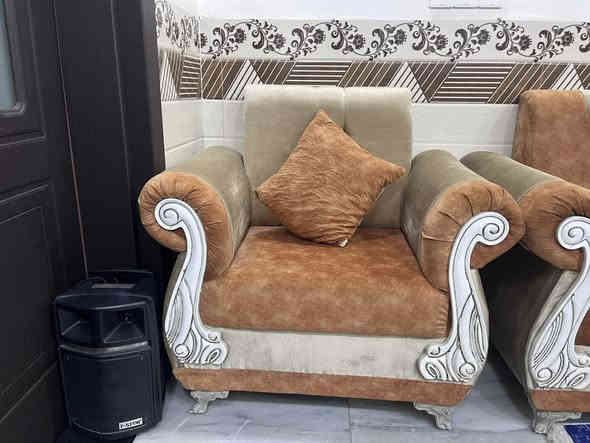 22 مقعد  400 الف تواصل  مع، رقم ***********
