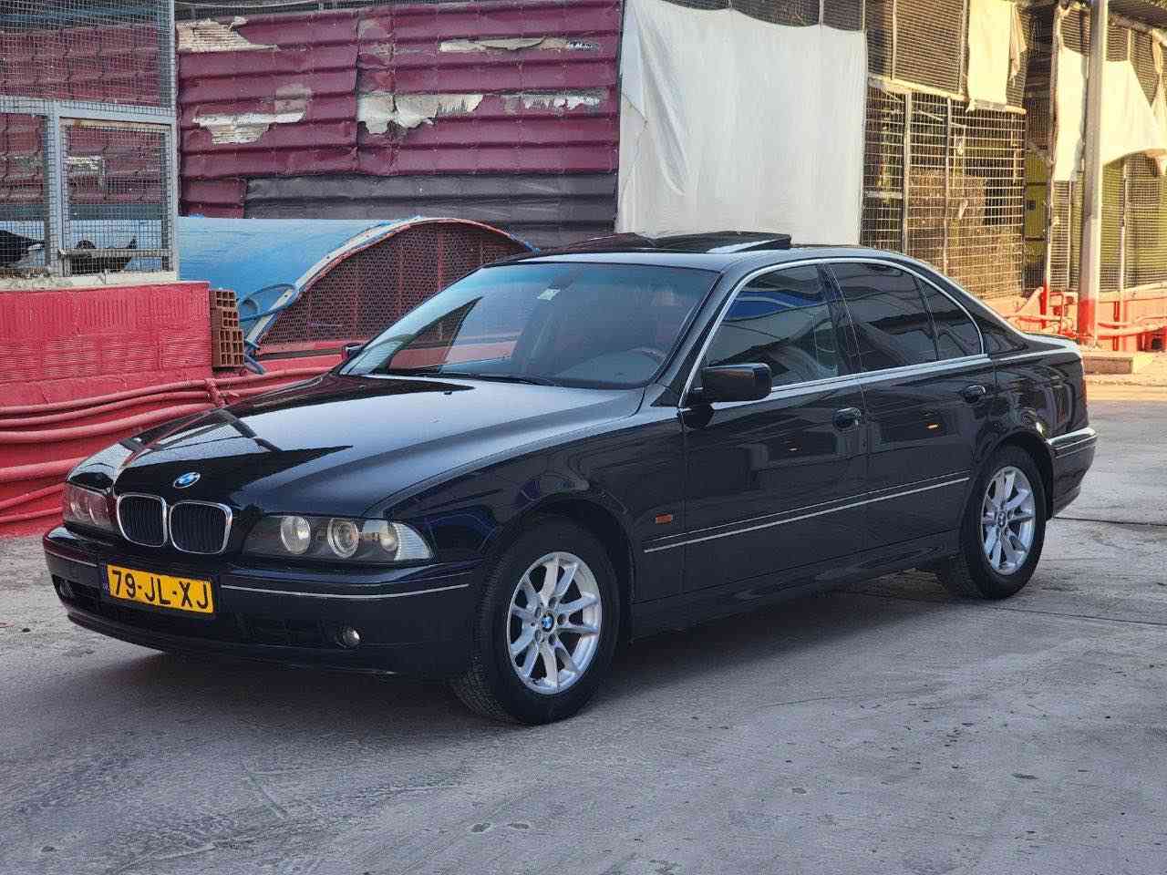 بيئم  سه قه ر مؤديل ٢٠٠٢ مه كينه ٥٢٥ ده بل ديجيتال
سه ياره كه  سلايته كوشن جلدو هيته ره  سيدى بؤكس 
هه مووگيانى به شه رته بؤجوانوو خاوئينى سه ياره كه مه پرسه لؤك لؤكه مه نه فيستى ئه سلى خؤى له گه له
*********** ڤايبه ر وه تس ئاپيشى له سه ره رانية, السليمانية
