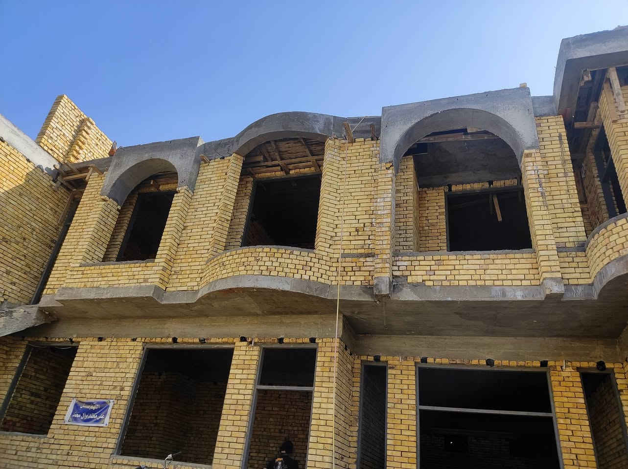 اللهم صلي على محمد وآل محمد الطيبين الطاهرين 
عملي نجاره تسليح صب شغل درجه اولى 
***********
