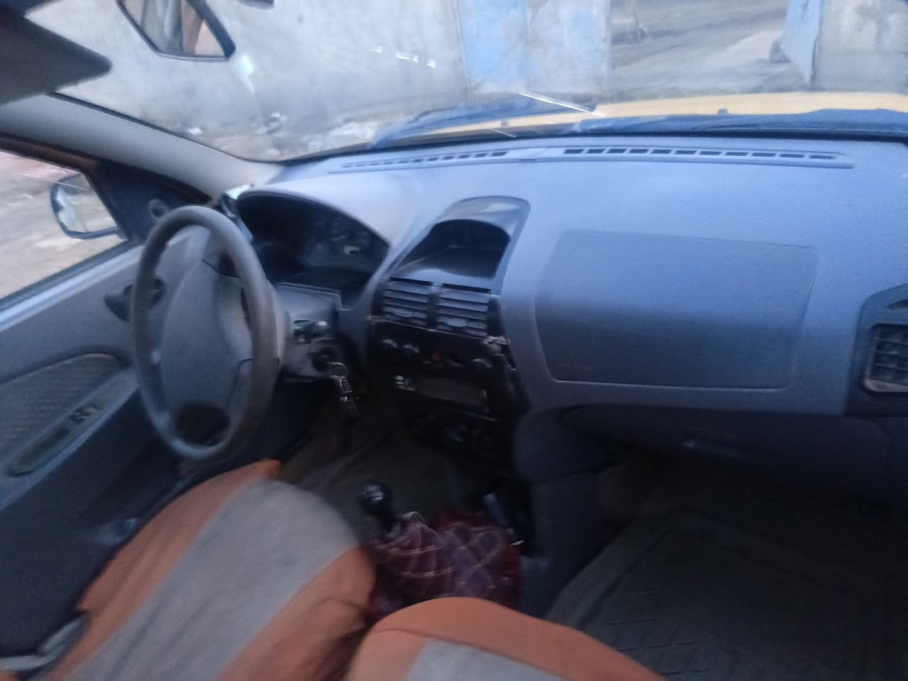 سلام عليكم سياره طيبه موديل 2013, سياره حلوه  مال جناي تخم تأيرجدد سياره مكينته كايمه. مكينه كيه ريو  سياره بدون راعي لبيع أو مراوس رقم هاتف ***********سعر    20وبيه مجال  سياره نضيفه مال جناي
