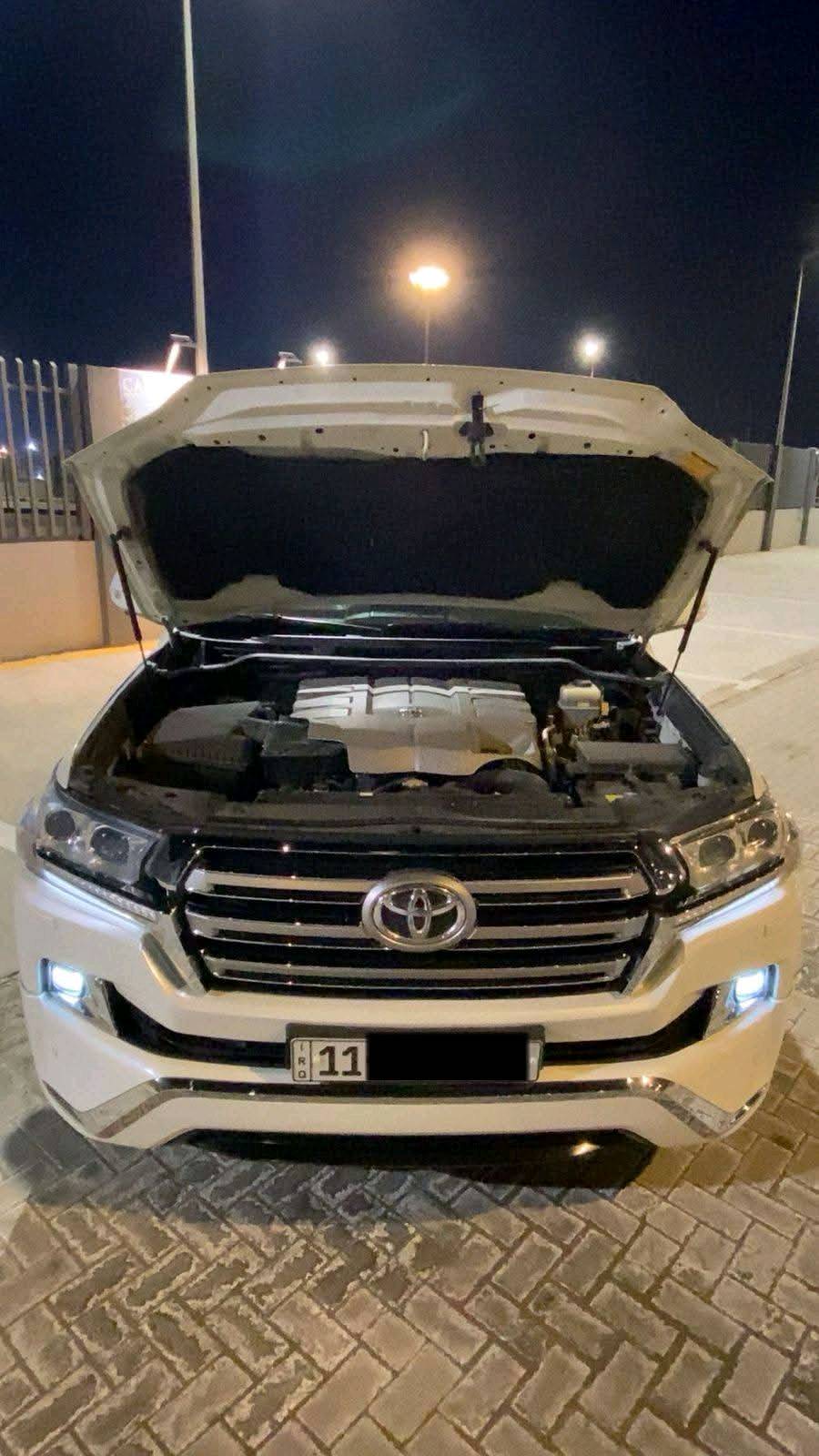 السلام عليكم للبيع تيوتا لاندكروز 2017 محرك 8سلندر شركه ساز رقم بغداد ماشيه 131 مكفوله من الصبغ والضربه يوجد بارد بسيط فقط السعر 475 للاستفسار
*********** 