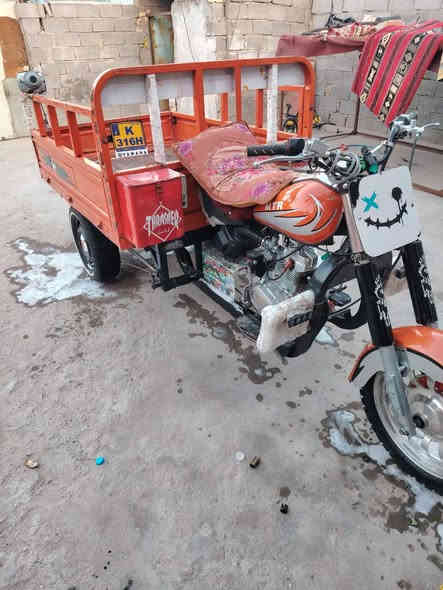 سلام عليكم ستوته تعمير كله جديد  محرك كارتون دور الشرطه مقابيل التاميم رقمي *********** مكلف بنشر خاص ماجاوب السعر1900وبيهه مجال قليل
