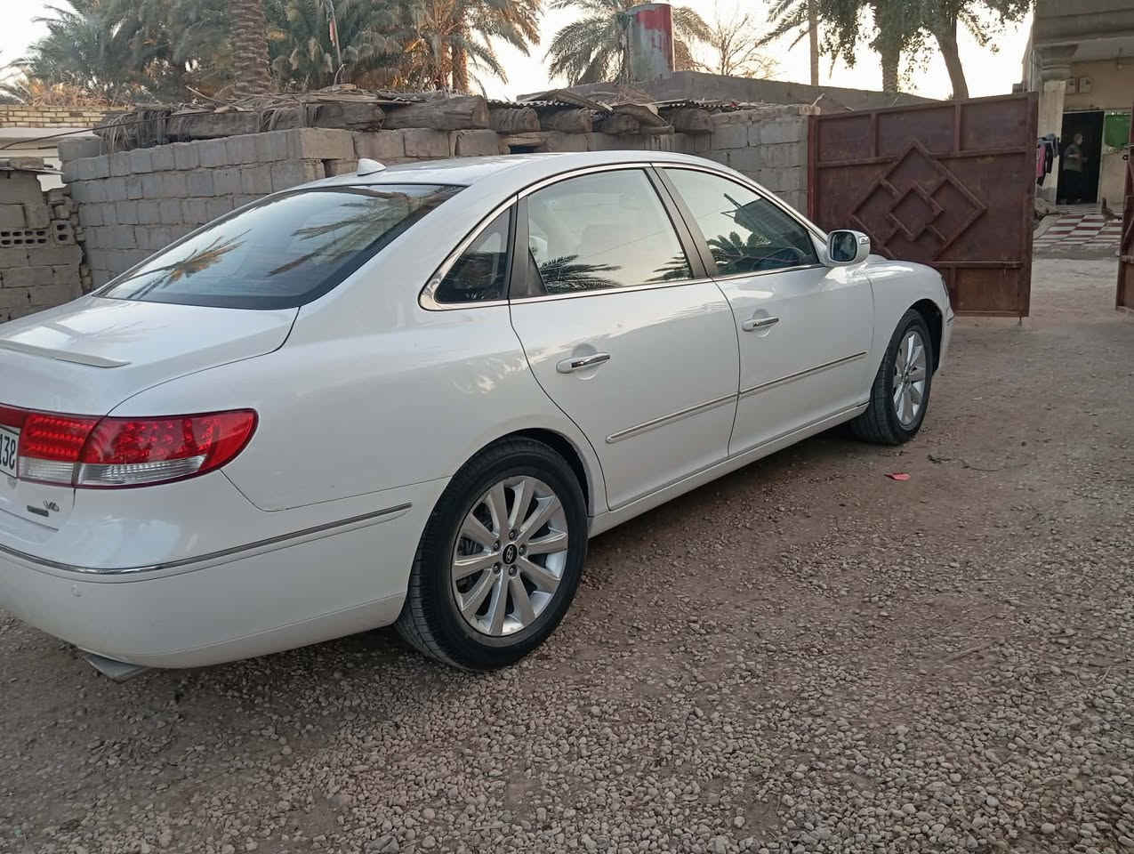سلام عليكم للبيع ازيرا 2009 فول وكالة الكاصد 
رقم اربيل جديد باسمي رقم وسنويه وهزه جدد 
تخم تاير وحداديه جديد اصلي 
مكينه قبل شهر شادها كامله مع التفرعات 
تبريد شرط ثلج 
لايت زنون بلادي كهربائي متحرك 
فتحة سقف طكتين 
خزن ميموري 
كشن كهرباء جهتين 
كشن جلد قرميدي 
برده خلفيه كهرباء 
سستم صوت انفنتي بلاد 
كامره خلفيه بلاد 
حساس خلفي بلاد
كهربائيات مكينه كير حداديه تبريد تخم تاير كله ع الشرط 
ترايك من البصره لربيل تحويل وكاله حاضر 
الديوانيه قضاء الشاميه *********** 
السعر 105 بيها مجال قليل 
السياره مابيها قطرة صبغ فقط بارد قليل وجراد بلقماره فقط بلاديه السياره

