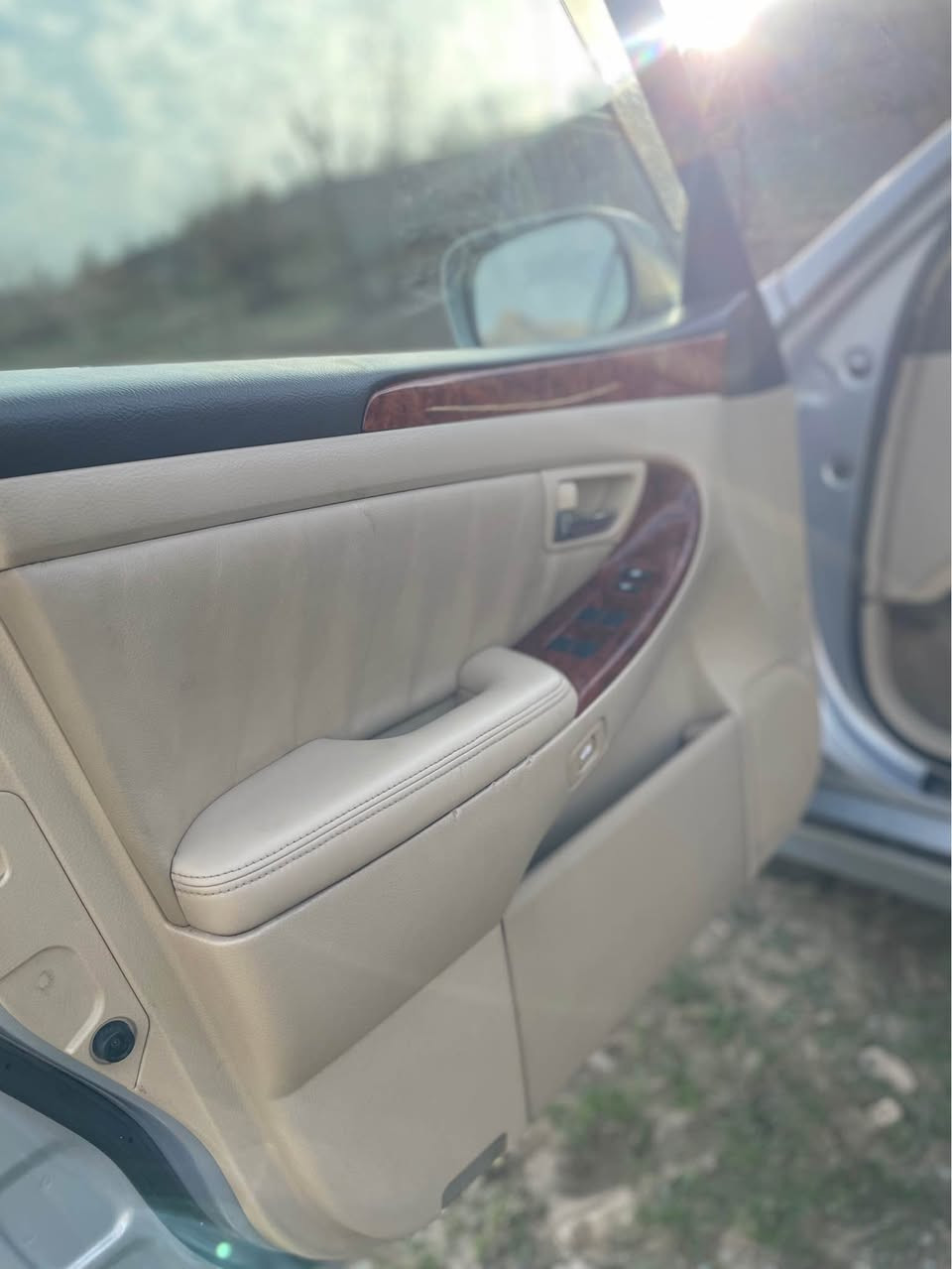 توێتا کراون. رۆیال. 
٢٠٠٥ ی بەحری نمونە فول فول فول مەلوسەفاتی. بی سلایت. واتا مواسەفات بەتن  ١٨٢وە گیر مەکینە  تەقەو رەقە. رۆنی مەکینەی گۆراوە هایدرۆیلیکی گۆراوە 4تایە و ویلئ ریکو پیکی لەسەرە. .  سەیارەی مەحرەز و بەزم و رەزم نیە. 
٤کوشن جلد ✅
٤کوشن هیتەر✅
سەلاجە✅
پەردە✅
لایت ناوجەی کوێر✅
تەبریت مەرکەزی. 
موشتەری نی سەری خۆت و منیش مەیشێنە و بۆ خوار ٤٤یش نامە مەنیرە. 
*********** أربيل, العراق
